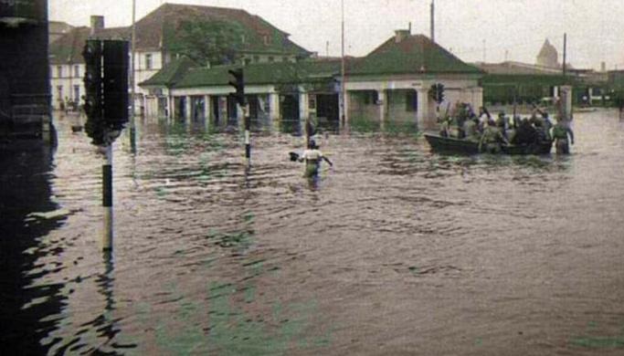 Piosenka -dla powodzian- z 1997 roku, pierwotnie ukazała się jako nagranie...