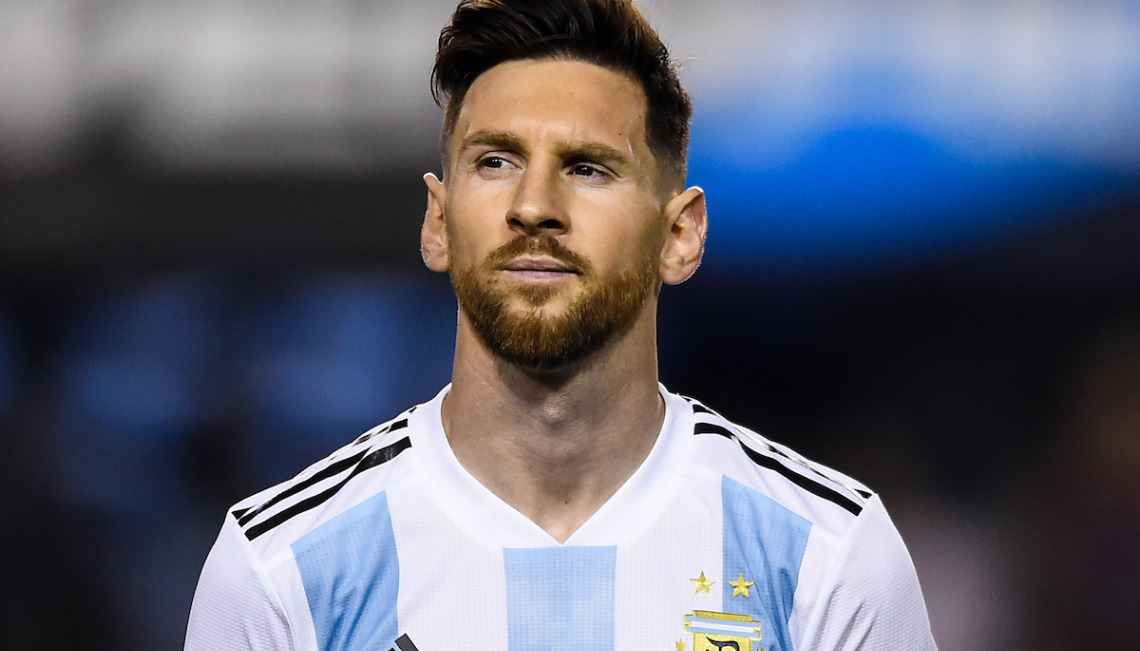 2. W jakiej drużynie piłkarskiej gra Messi?