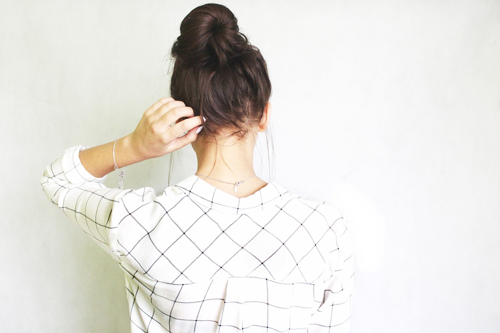 MESSY BUN 