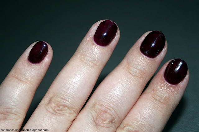 Kosmetyczne inspiracje: Stylizacja paznokci - Semilac 099 Dark Purple Wine