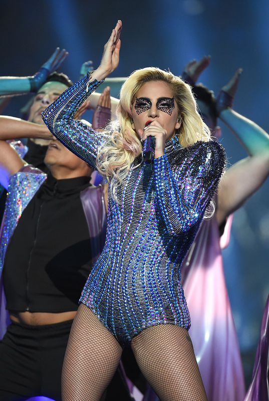 Lady Gaga na Super Bowl 2017 - zobacz występ!