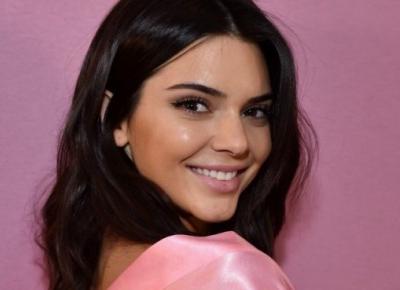 Wizażysta Kendall Jenner zdradza triki, dzięki którym jej cera zawsze wygląda perfekcyjnie