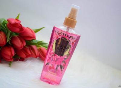 Perfumowana Mgiełka do ciała BODY MIST SPARKLING KISS Champagne & Strawberries, Revers Cosmetics | Anszpi