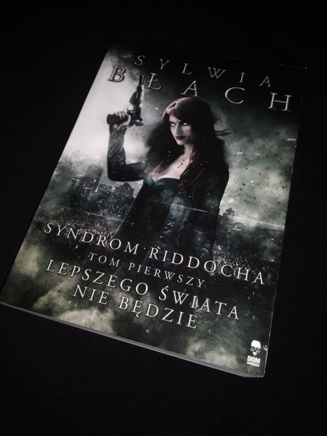 SYNDROM RIDDOCHA, Sylwia Błach [Recenzja] – BLACK UNICORN PRESENTS