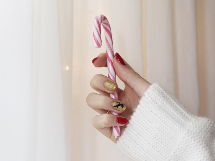 Świąteczny manicure - paznokcie z reniferem - Ada Zet
