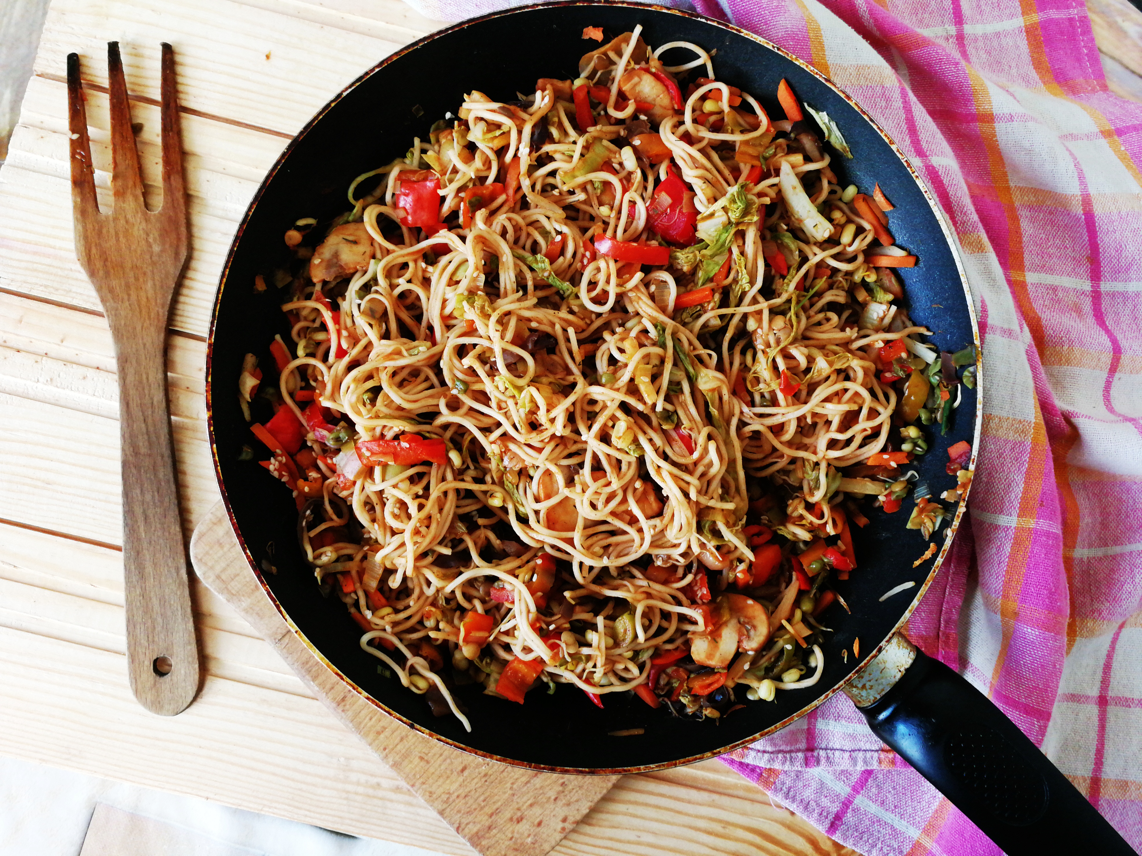 Vege Chow Mein – DUŻO SMAKU