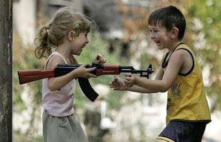 Czy pozwolić dziecku grać w gry z użyciem broni palnej?