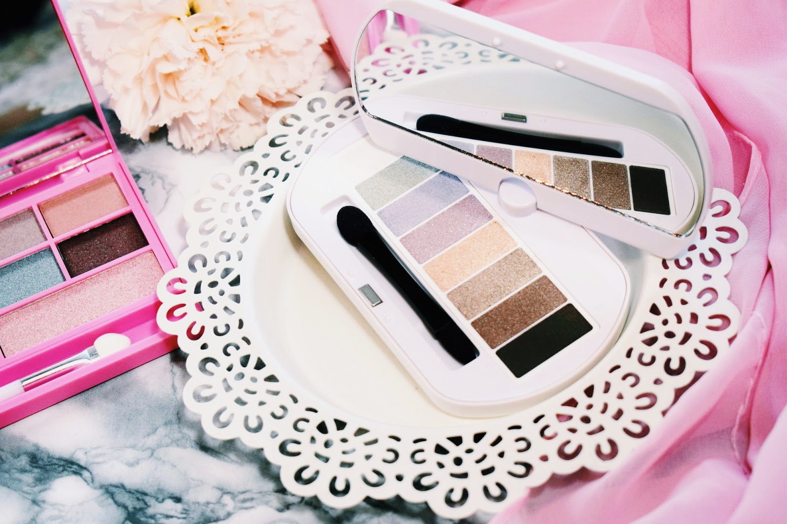 Paletka cieni Palette Les Nudes – Bourjois Paris