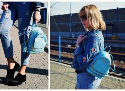 Błękitny plecak i Boyfriend Jeans