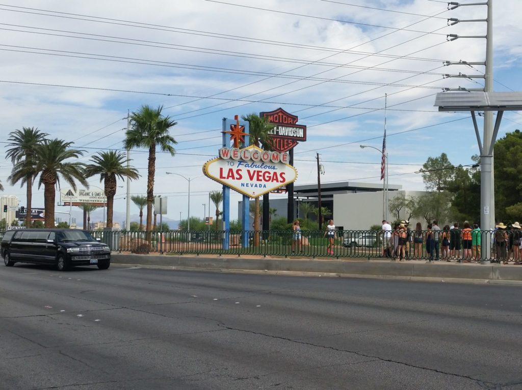 Wcale nie takie kolorowe Las Vegas - W poszukiwaniu końca świata