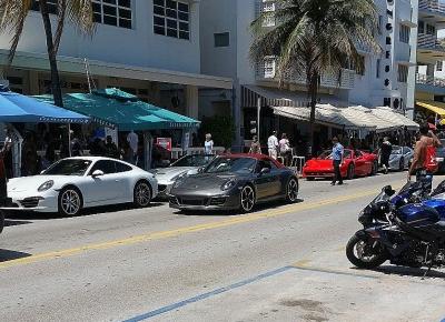 TU SŁOŃCE WYDAJE SIĘ BYĆ JAKIEŚ LEPSZE: MIAMI BEACH - W poszukiwaniu końca świata