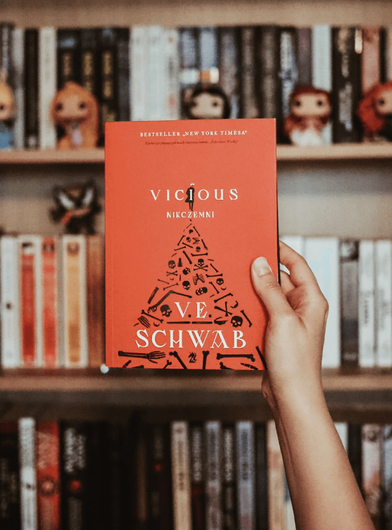 Pojedynek złoczyńców o super mocach, czyli Nikczemni - Victoria Schwab [RECENZJA] - ▪ Mów mi Kate ▪ blog lifestylowo-recenzencki