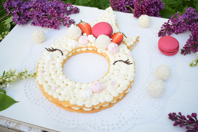 Kruchy tort jednorożec