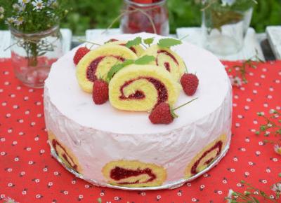 Sweet baking: Malinowy torcik z roladkami