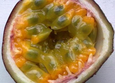 Owoc Marakuja (Passion Fruit) - jak go jeść, jak smakuje?