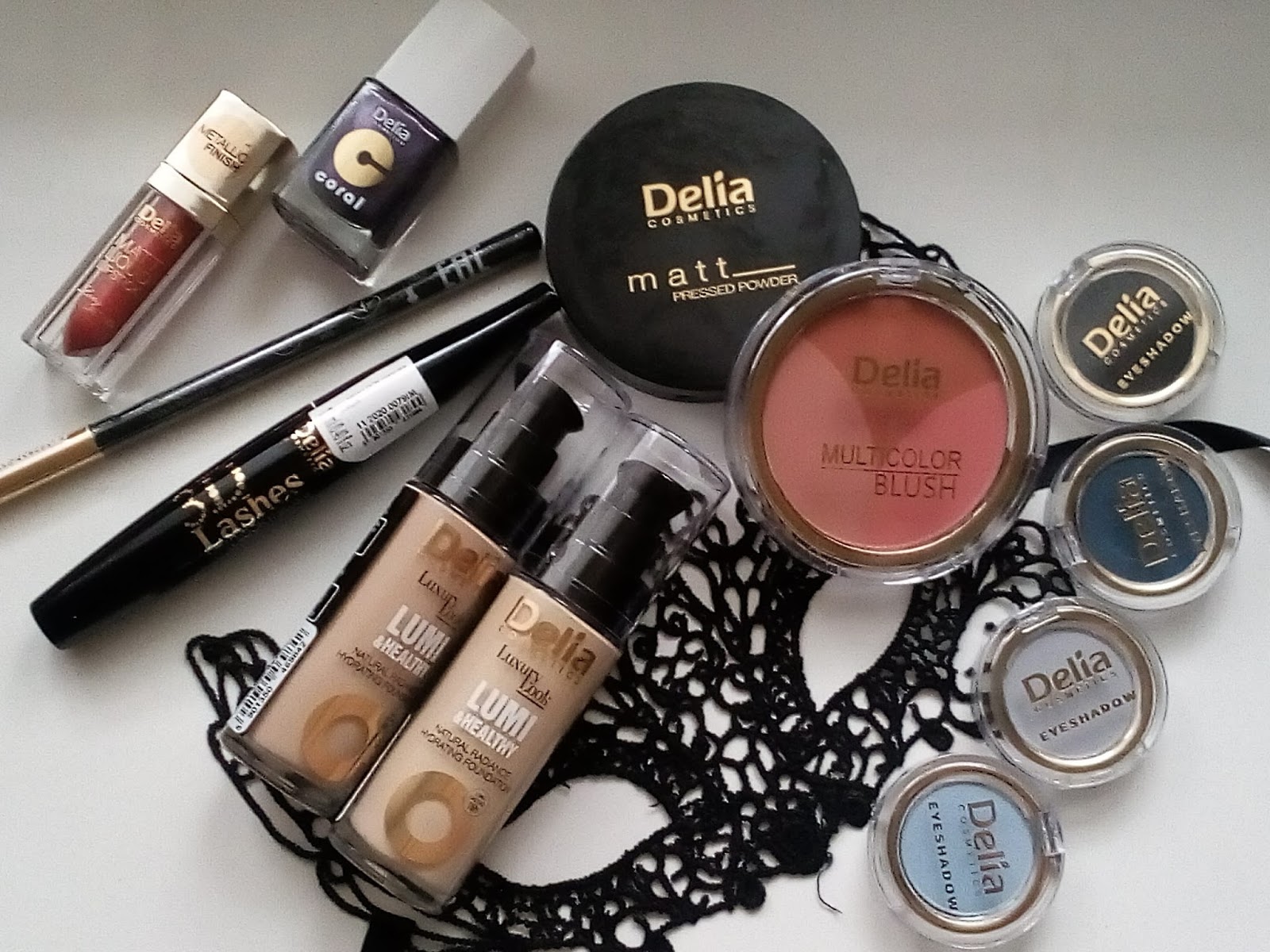 Cosmetics reviews : Kosmetyki kolorowe Delia Cosmetics - na co dzieÅ i od ÅwiÄta