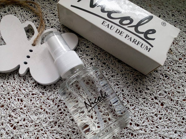 Perfumy Nicolle - mała buteleczka, a cieszy . - Cosmetics reviews blog