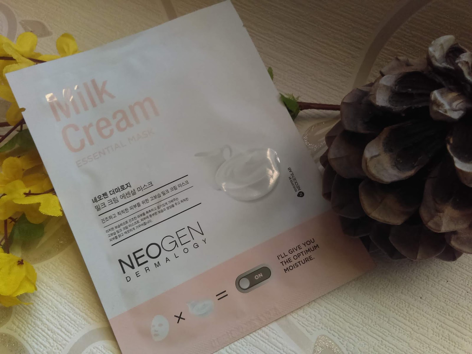 Cosmetics reviews : Milk Cream Essential Mask - maseczka z proteinami mleka
