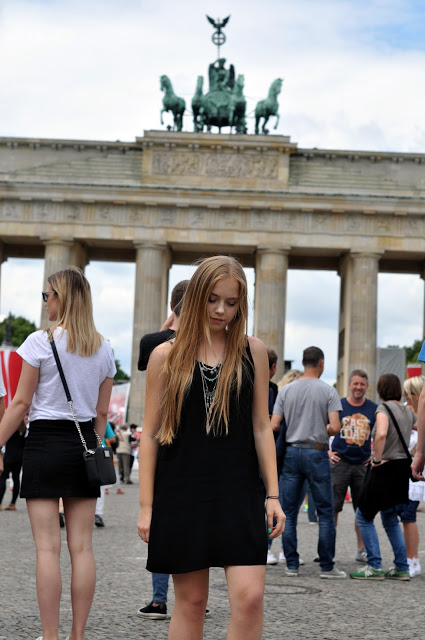 INFINITY OF SARA: Berlin Fashion Week