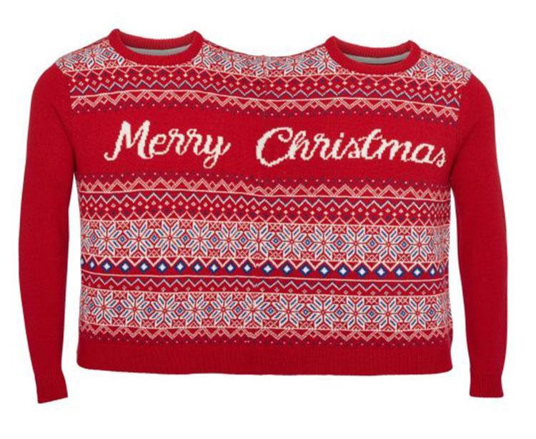 Nie masz pomysłu na prezent? Podwójny sweter od Tesco hitem tegorocznych świąt!