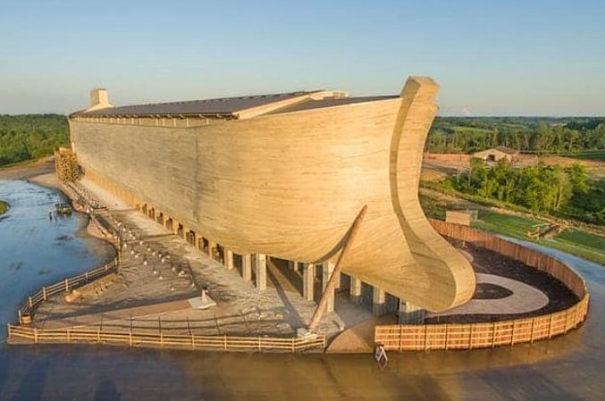 Widzieliście już replikę Arki Noego? Jej budowa pochłonęła 100 mln dolarów / Michałki