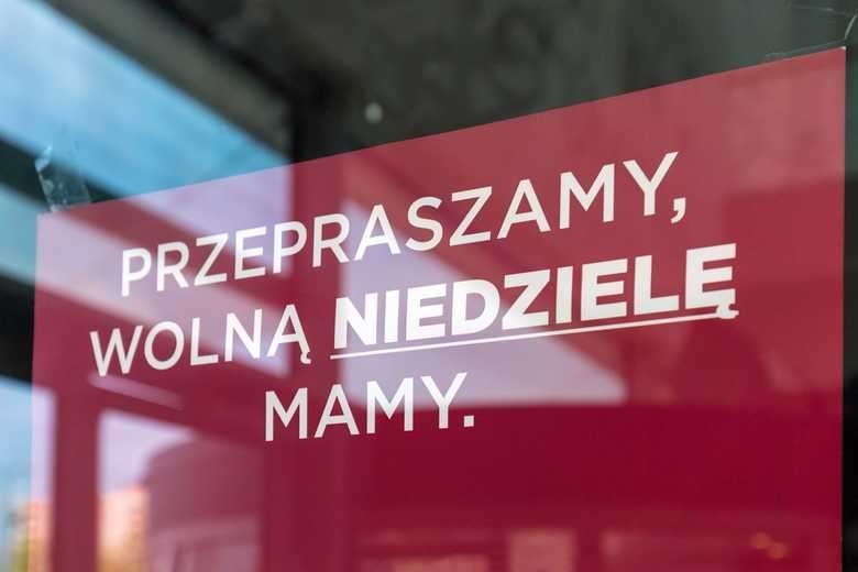 Zakaz handlu od soboty do poniedziałku. Kiedy zostanie wprowadzony?  - Wiadomości RadioZET