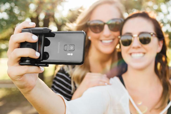 Adonit PhotoGrip - fotografuj smartfonem wygodnie | Fotoblogia.pl