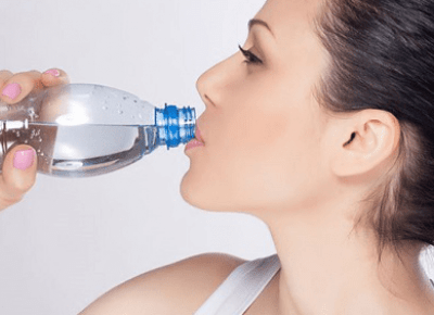 10 problemów spowodowanych brakiem wody w organizmie