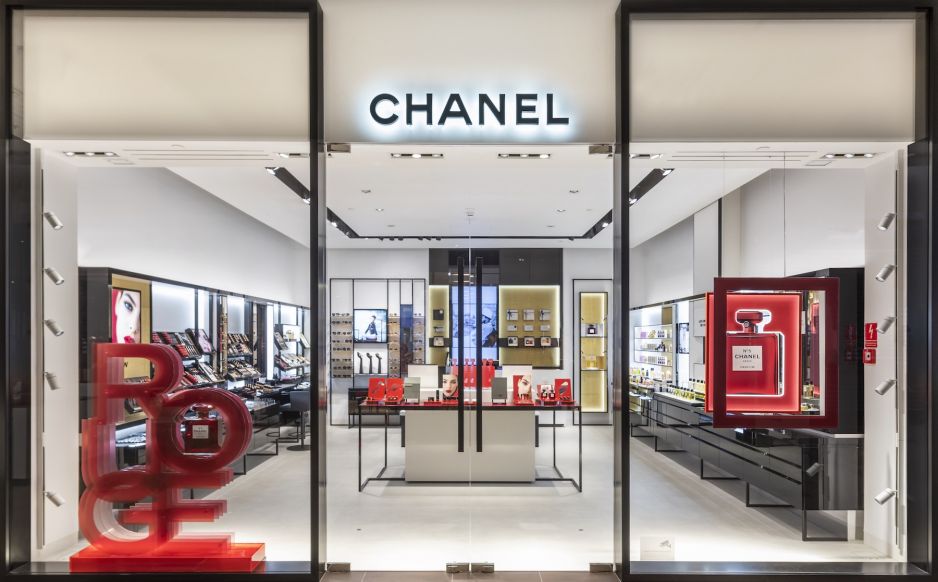 Pierwszy butik Chanel w Polsce już otwarty! Podpowiadamy gdzie dokładnie i co można w nim kupić