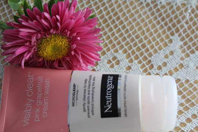 Neutrogena Visibly Clear Cream Wash | Recenzja żelu