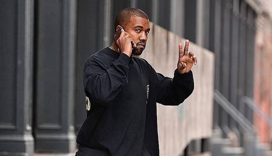 Marka Kanye Westa łączy się ze znaną sieciówką. Powstaną tańsze kolekcje odzieży