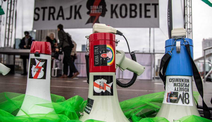 Sejm ponownie zajmie się całkowitym zakazem aborcji i edukacji seksualnej. Jak protestować w czasie pandemii?