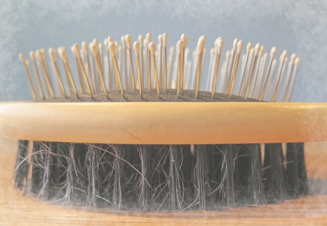 Jak czyścić grzebienie i szczotki do włosów?