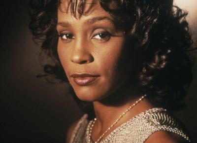 Whitney Houston, czyli moc potężnego głosu - historia piosenkarki