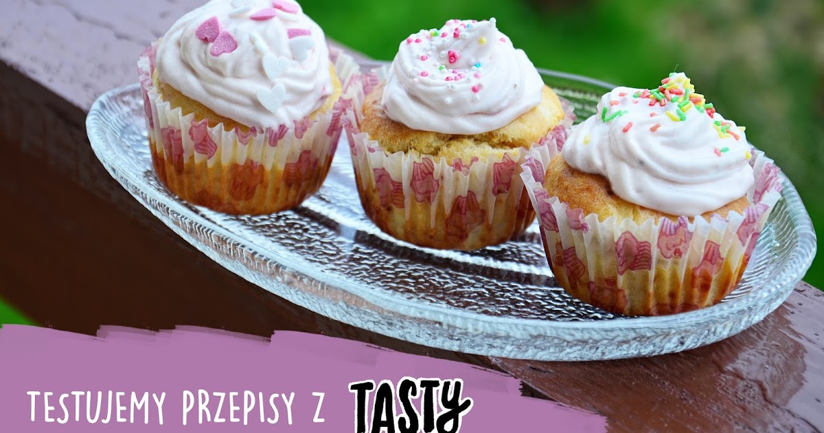 LadyAwa Blog: Testujemy przepisy z Tasty #5 - Babeczki z truskawkami