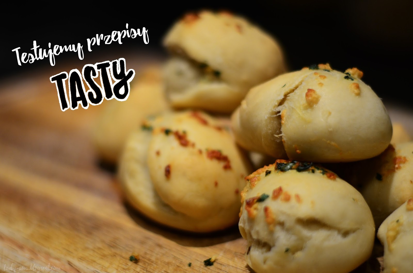 LadyAwa Blog: Bułeczki czosnkowe (Przepisy Tasty #9)