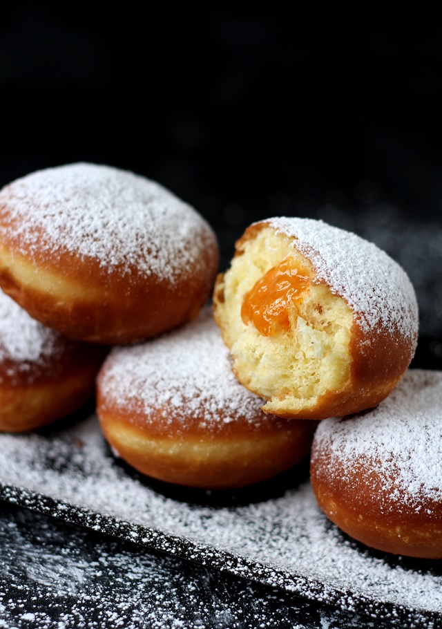 Pączki, jakie są, każdy widzi