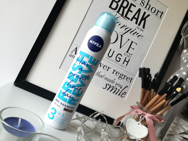 Suchy szampon Fresh Revive od NIVEA - Malinowe C.