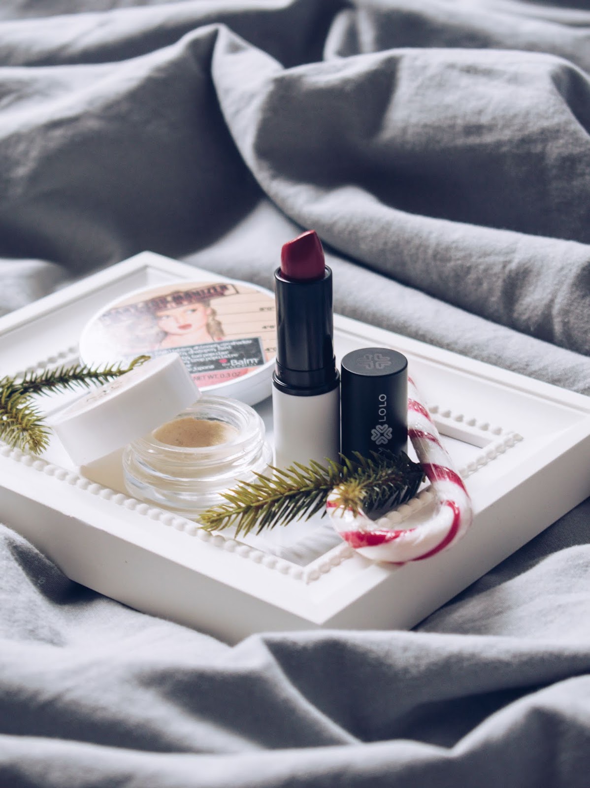 Mar  Lena: 5 produktów kosmetycznych, które pomogą Ci poczuć się najlepiej w tym świątecznym sezonie