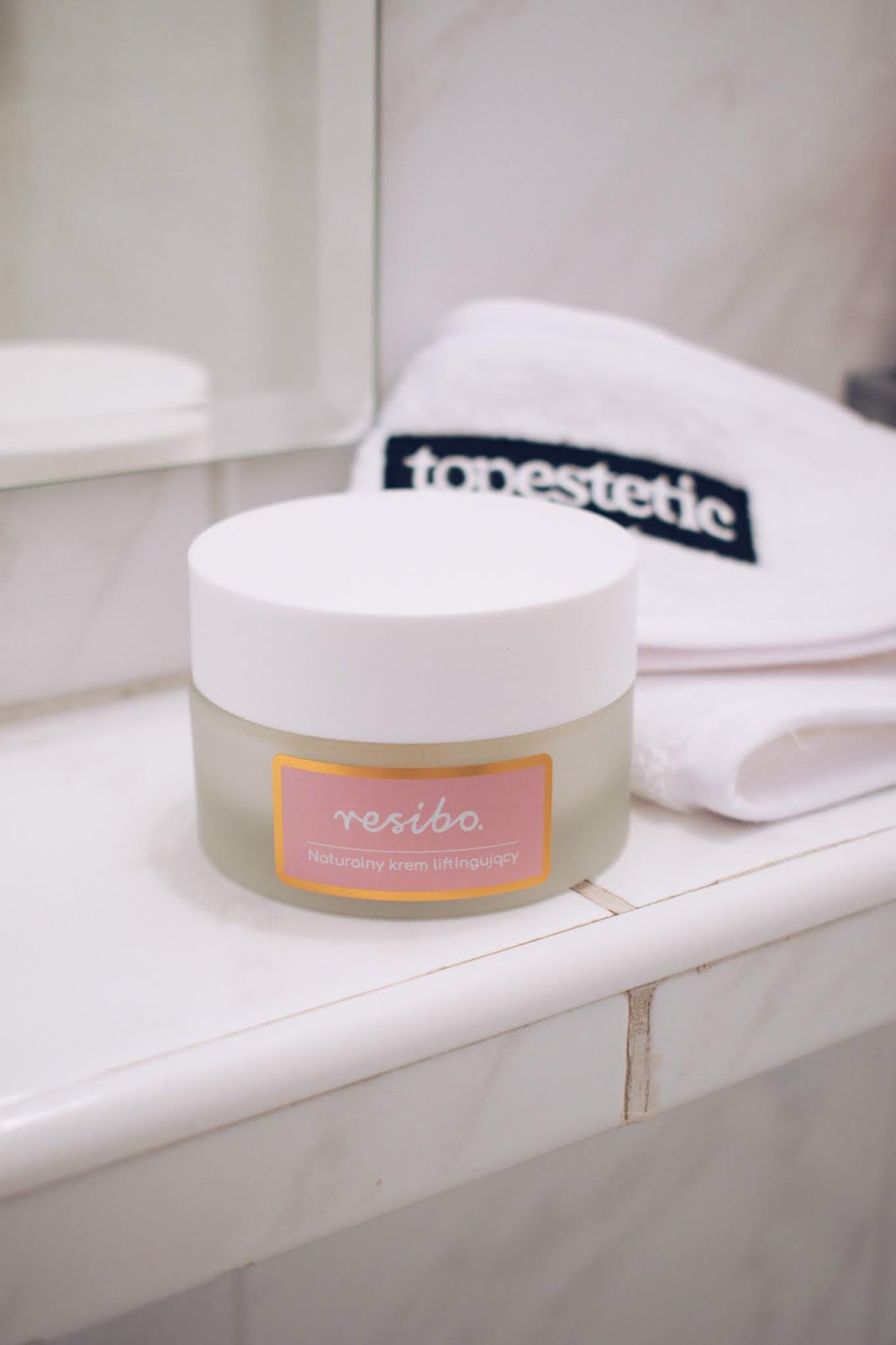 Mar  Lena: Naturalny krem liftingujący od Resibo  |  topestetic