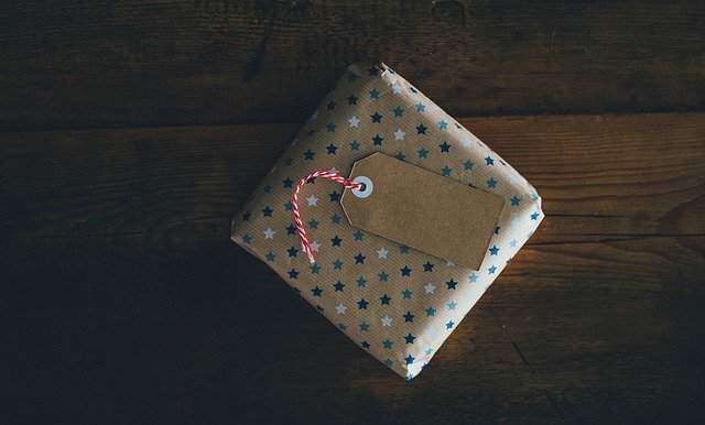 Świąteczny [i nie tylko] last minute, czyli fajne eko-rozwiązania na pakowanie prezentów | blomatt blog