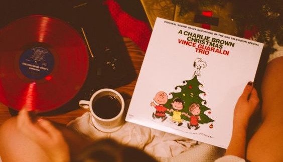 Te świąteczne piosenki musisz posłuchać!