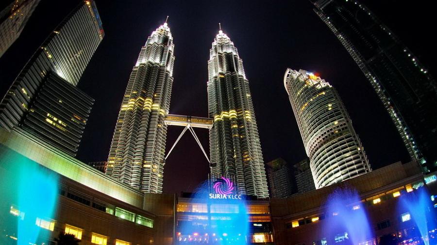 Petronas Towers w Kuala Lumpur - Niezwykła atrakcja z stolicy Malezji