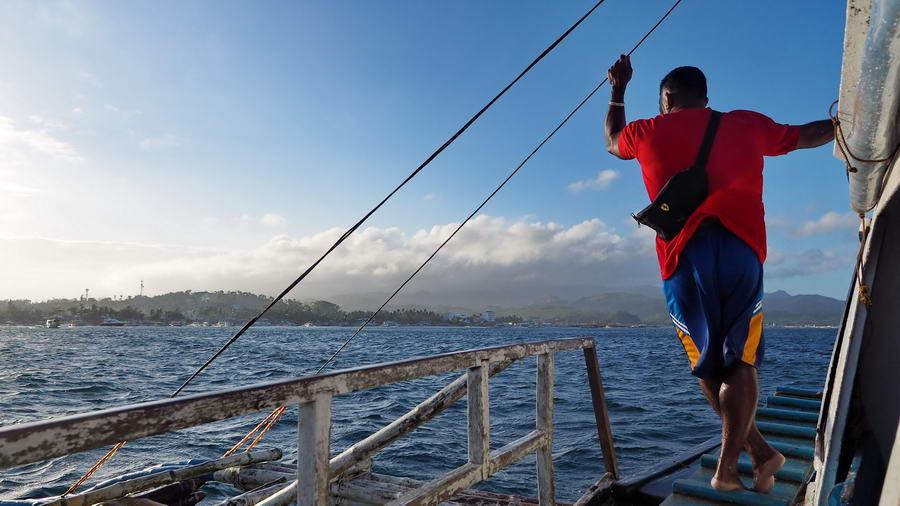 Kilka porad jak podróżować między wyspami na Filipinach - Boracay, Mindoro, Tagaytay, Tablas i Carabao.