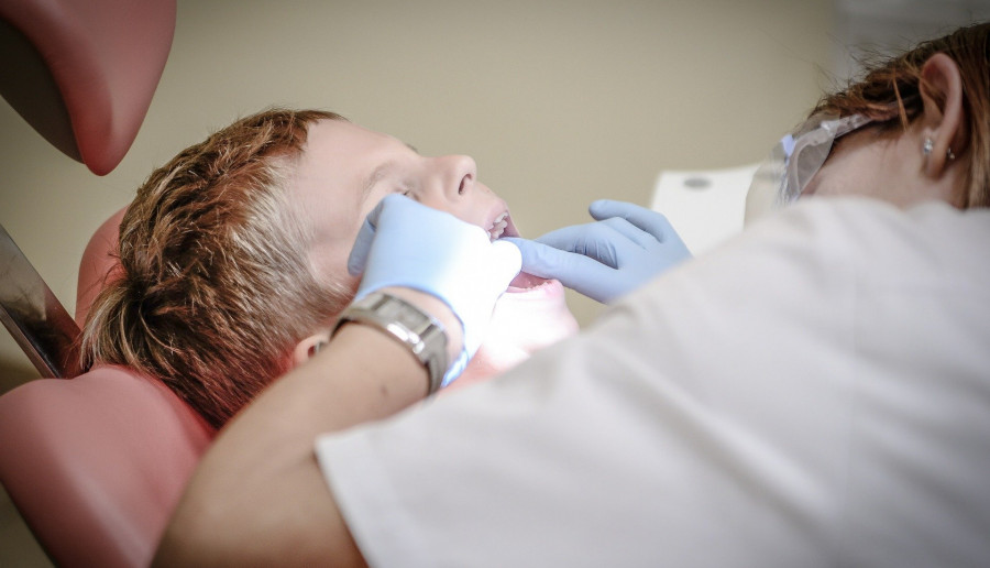 Ortodoncja dziecięca - kiedy najlepiej z dzieckiem do dentysty