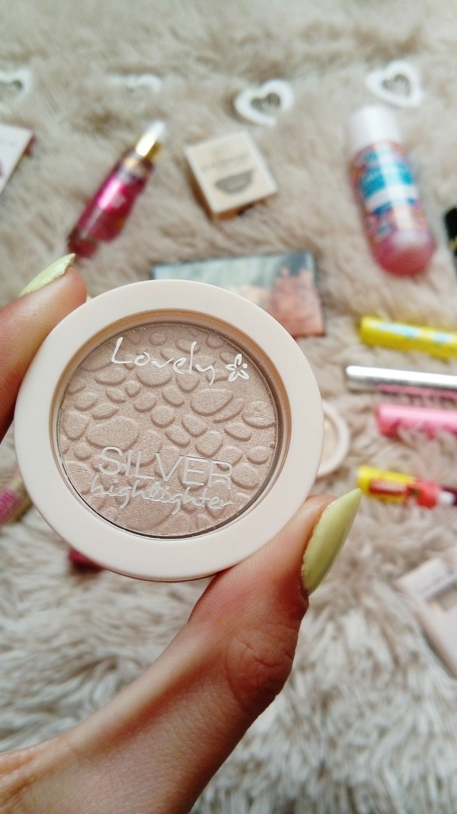 Shine bright like a diamont! Czyli słów parę o rozświetlaczu z Lovely!