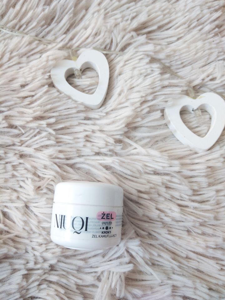 Niuqi, żel kamuflujący.