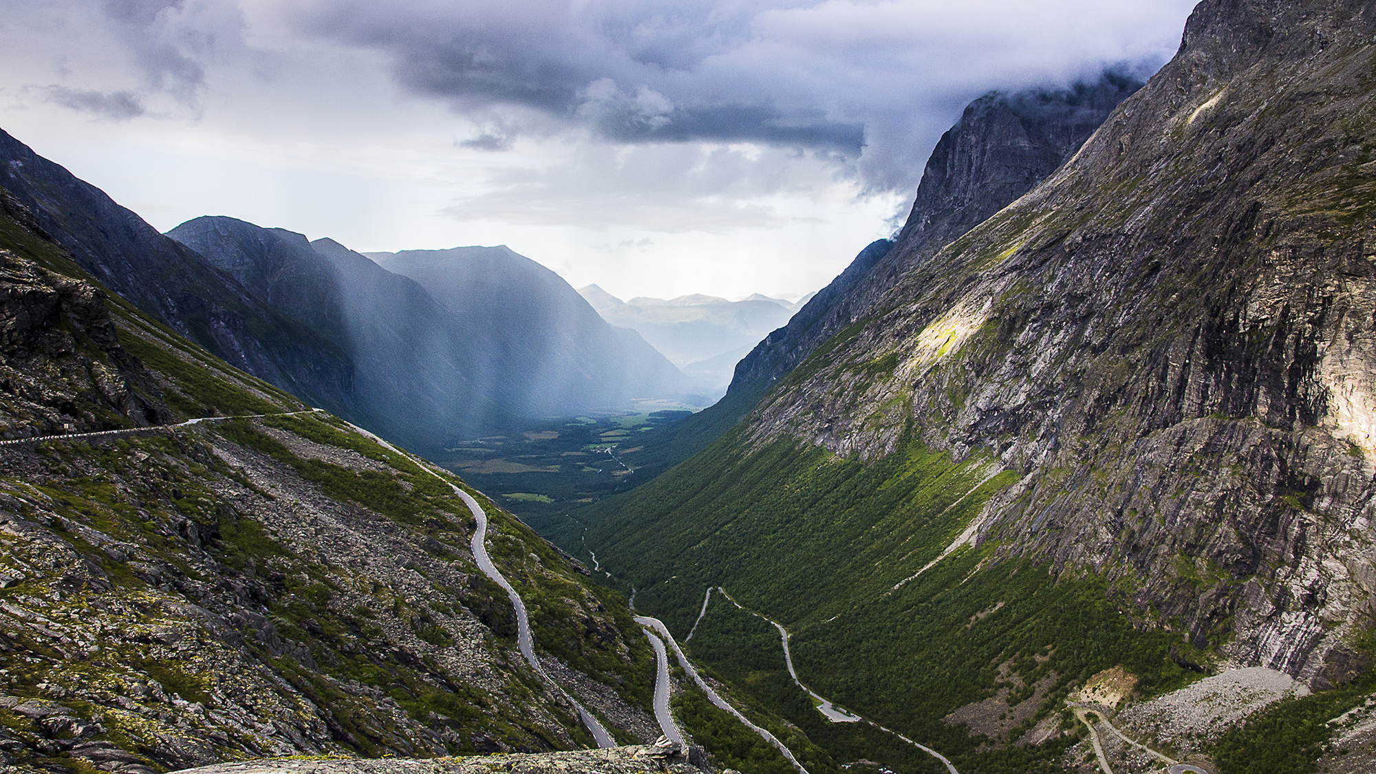 Golden Road i Trollstigen - niesamowita droga Norwegii