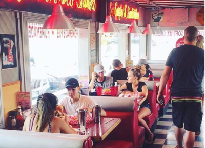 Do fanów Riverdale: Restauracja Pop's diner istnieje naprawdę!