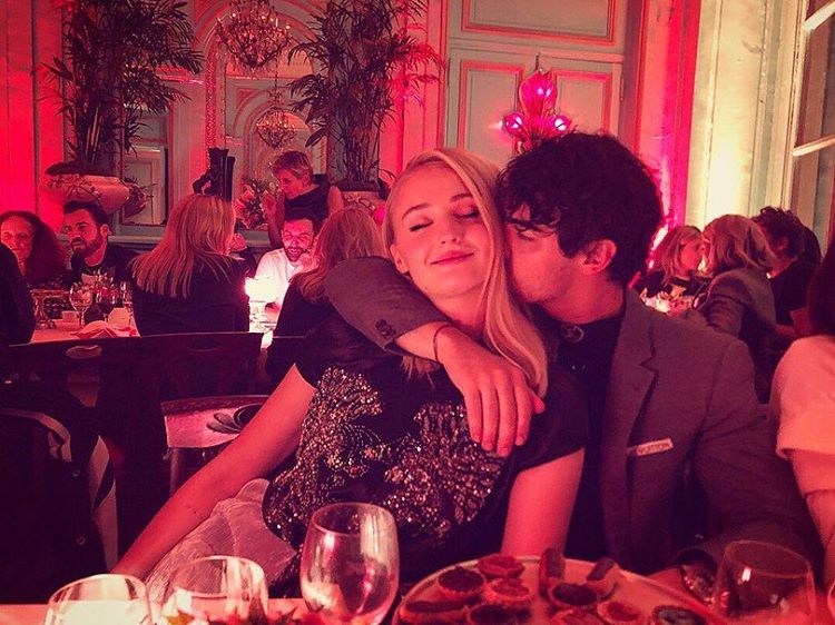 Joe Jonas i Sophie Turner planują nietypowy ślub.